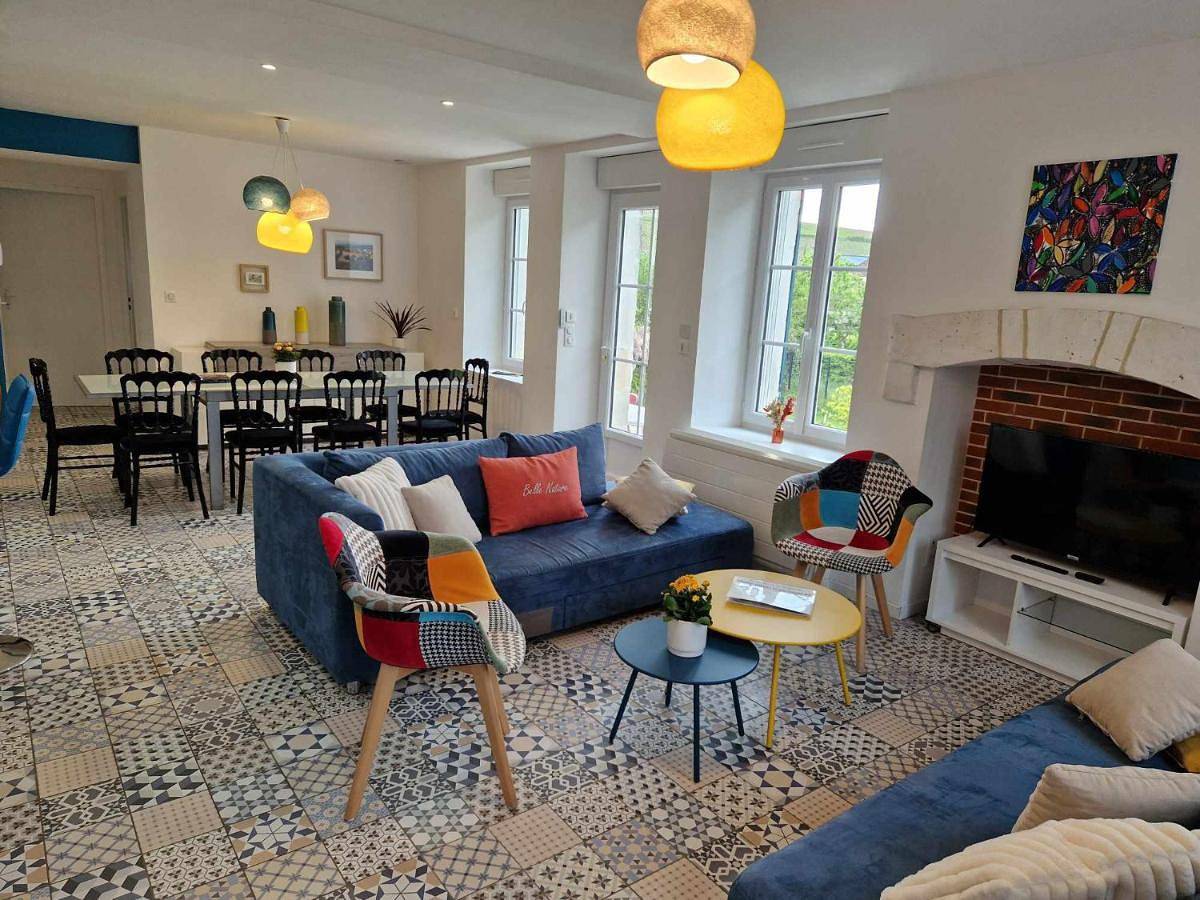 Four-Bedroom House in Crézancy-en-Sancerre, Région de Bourges