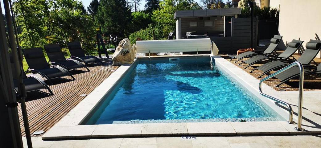 Location de vacances pour 2 personnes, avec vue ainsi que jardin et piscine à Marcillac-Saint-Quentin - 3