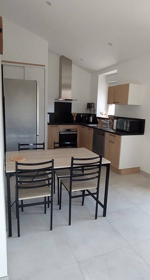 Gîte pour 4 personnes, avec terrasse et jardin