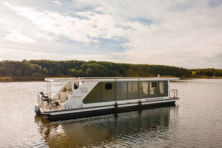 Hausboot für 4 Personen, mit Terrasse und Seeblick sowie Sauna in Röbel-Müritz - 3