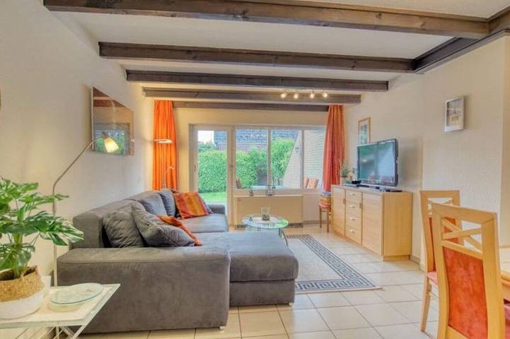 Ferienhaus für 4 Personen, mit Garten in Sütel
