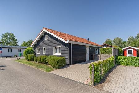 Vakantiehuis voor 6 personen, with Balkon/Terras and Terras as well as Tuin in Sint-Annaland
