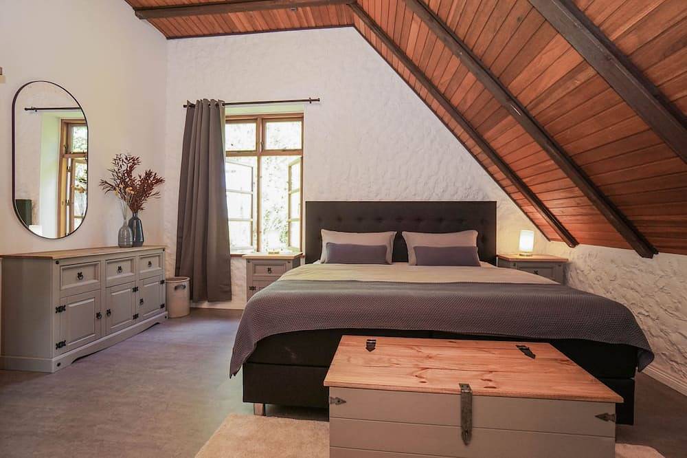 Ruhe unter Reet-Haus mit Sauna, Whirlpool und Kamin in Gnarrenburg, Landkreis Rotenburg (Wümme)
