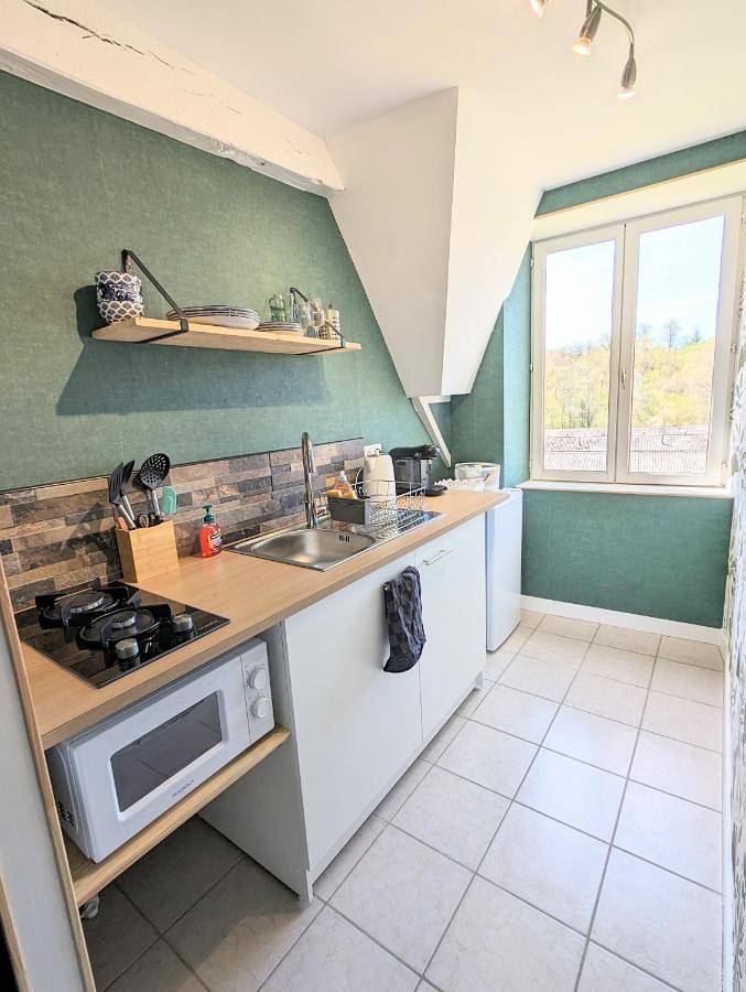 Gîte pour 2 personnes, avec terrasse à Saint-Germain-les-Belles - 4