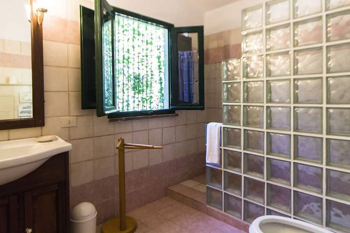 Small Villa near the Pool in a fantastic Park in Campiglia Marittima, Costa degli Etruschi