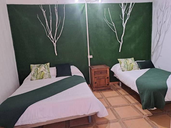 Casa rural para 6 personas, con Balcón y Terraza además de Jacuzzi y Jardín en Parque Nacional de Cabañeros - 3