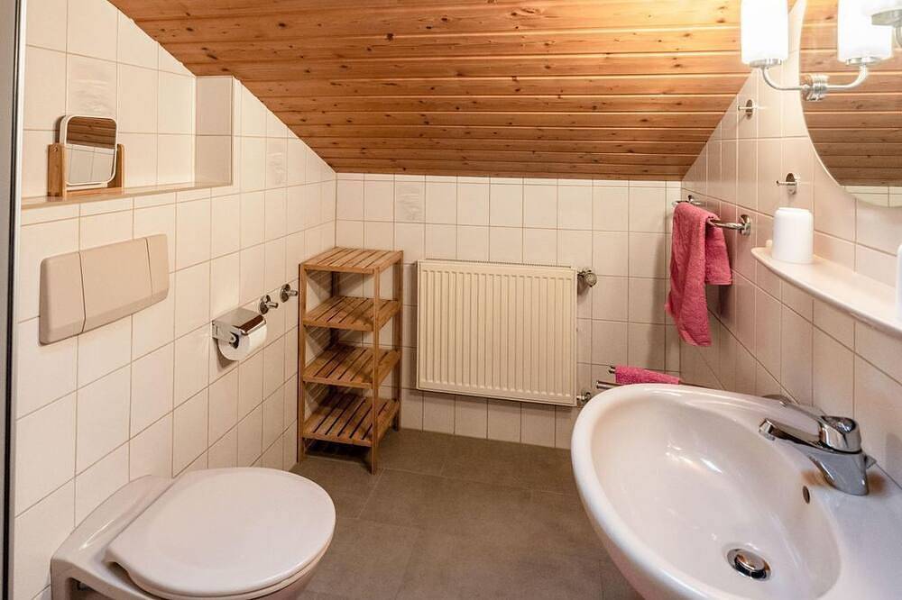 \"Silberdistel\"-Ferienwohnung/1 Schlafraum/Du.,Wc - Braun, Landhaus in Mittenwald, Bayerische Alpen