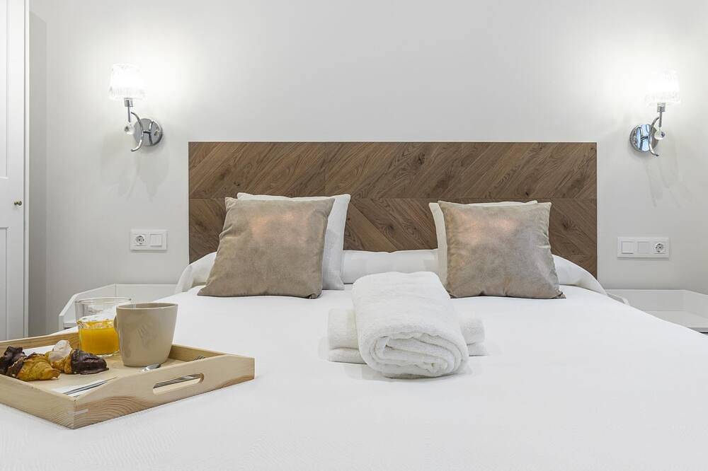 Entire apartment, La Joya de Santa Cruz - Esmeralda apartment 1º iz in Casco Antiguo, Sevilla