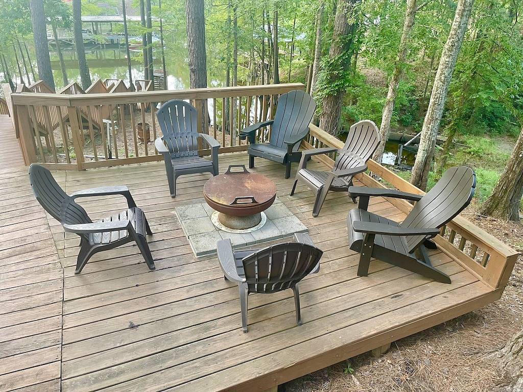 Charming Cottage Snuggled in Main Lake Cove mit perfekter Lage und Aussicht in Toledo Bend Reservoir