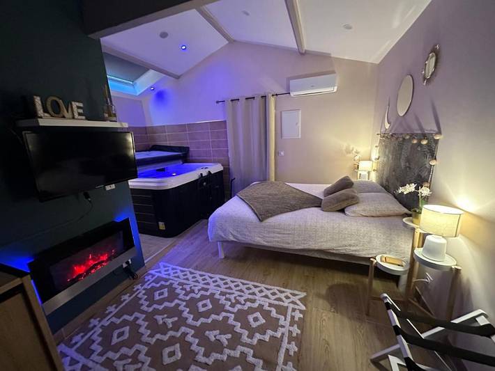 Maison d’hôte pour 2 personnes, avec Jacuzzi et Terrasse ainsi que Jardin et Vue