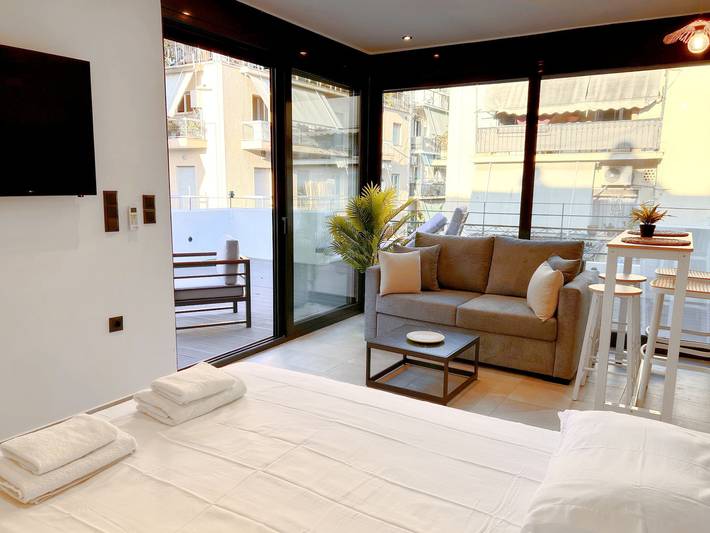 Apartamento entero, No 7 - Theo Rooftop Loft with City View in Sección central de Atenas, Atenas