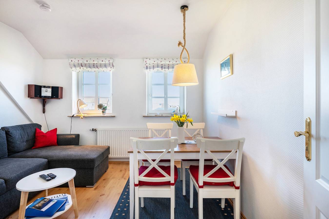 Ganze Wohnung, Ferienwohnung 'Deichblick' mit Gemeinschaftsgarten, Balkon und Wi-Fi in Pellworm, Nordfriesland