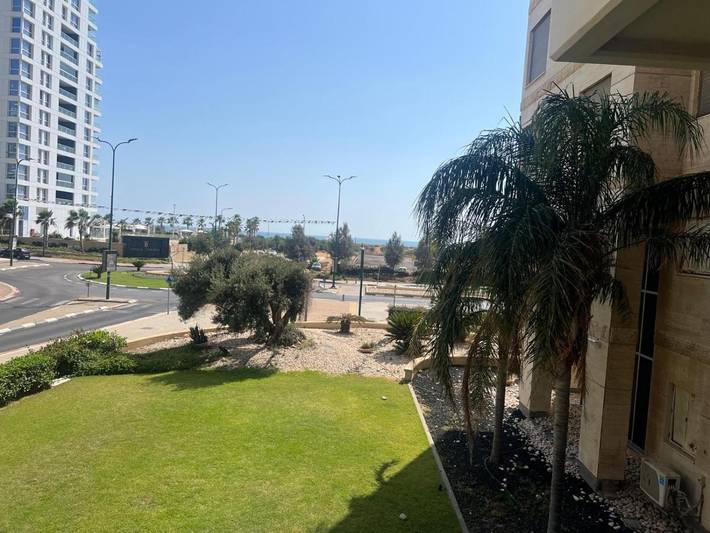 Ferienwohnung für 3 Personen, mit Pool und Garten sowie Ausblick - 1