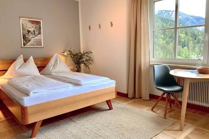 Ganze Wohnung, Exklusives Apartment im Landhaus-Flair mit freistehender Badewanne und Ausblick auf die Bergwelt in Lunz am See, Mostviertel