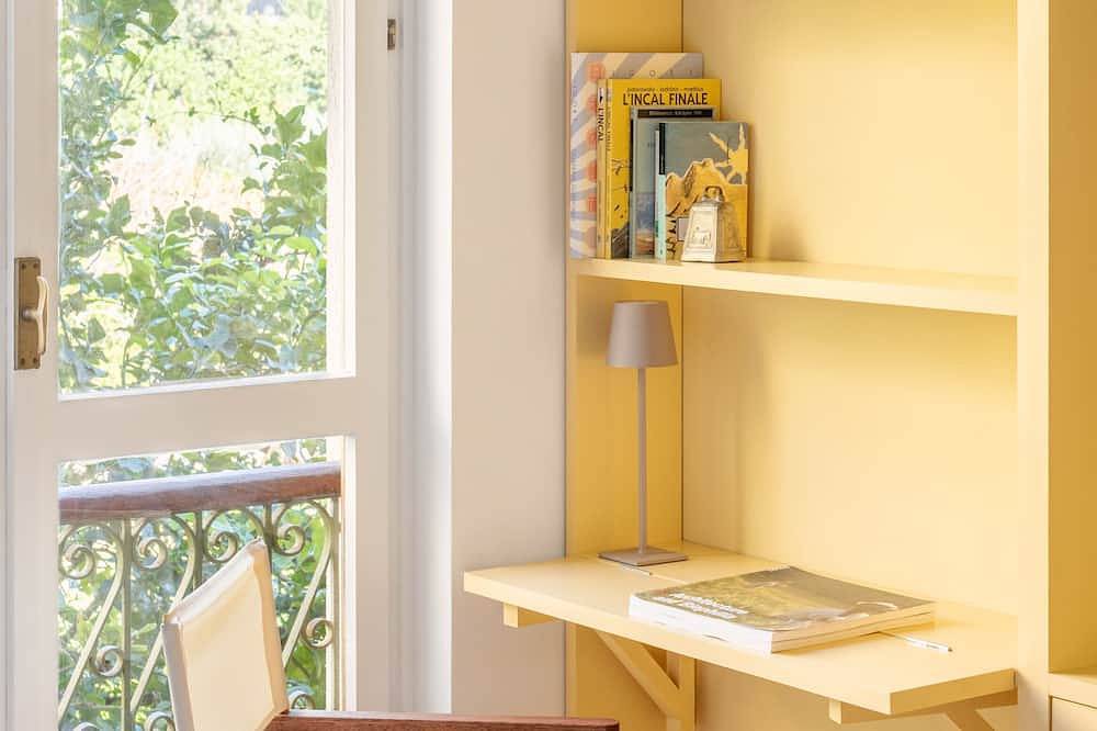 Appartement entier, Bay of Saracens - renovated apartment surrounded by greenery in Selva (Savone), Commune de Finale Ligure