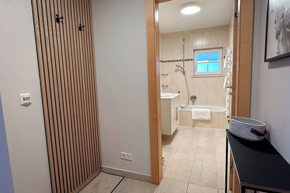 Ganze Wohnung, \"Sonntagskind\"-Premium Apartments Seekirchen, Terrasse & Privatgarten in Seekirchen am Wallersee, Bezirk Salzburg-Umgebung