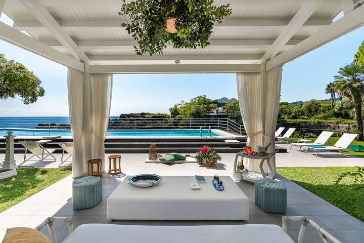 Location de vacances pour 16 personnes, avec terrasse et jardin à Acireale - 2