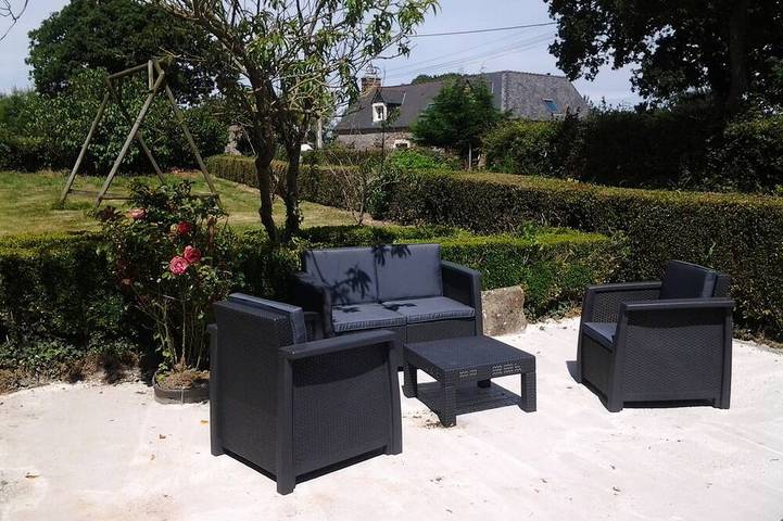 Gîte pour 5 personnes, avec terrasse ainsi que jardin et jacuzzi, animaux acceptés