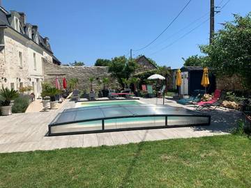 Location de vacances pour 12 personnes, avec jardin ainsi que piscine et vue à Chinon