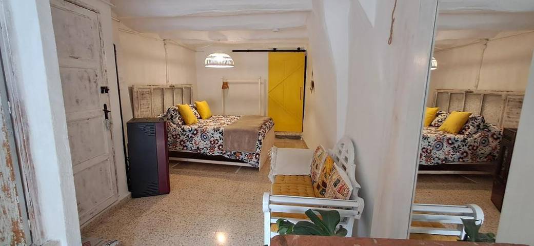 Location de vacances pour 8 personnes, avec vue et terrasse à Chelva