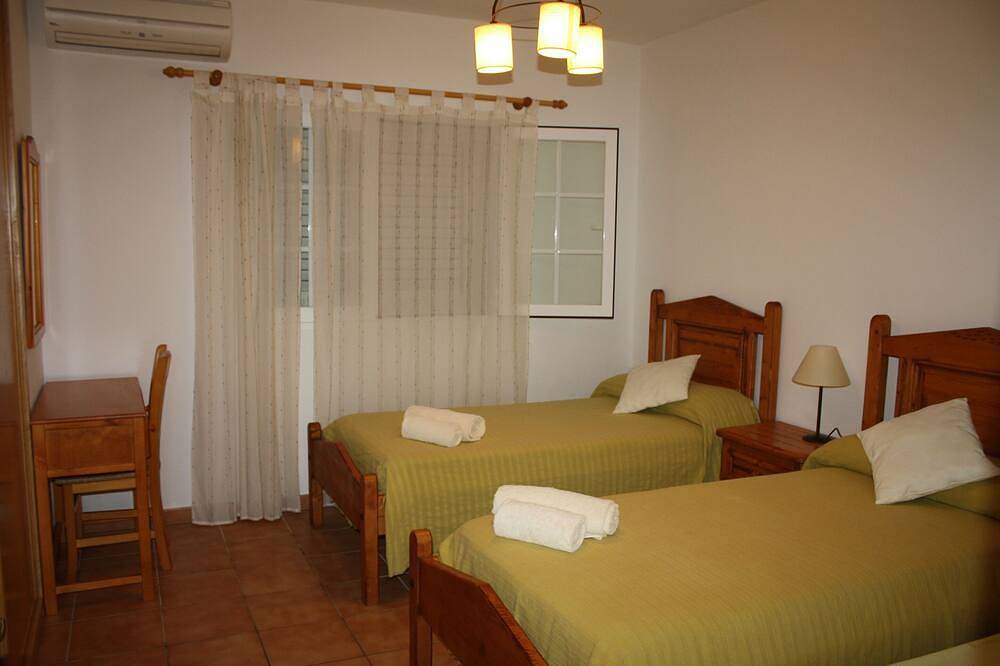 Villa mit privatem Pool, Grillplatz, Wireless-Lan, Klimaanlage. in Cala Bassa, Sant Josep de sa Talaia