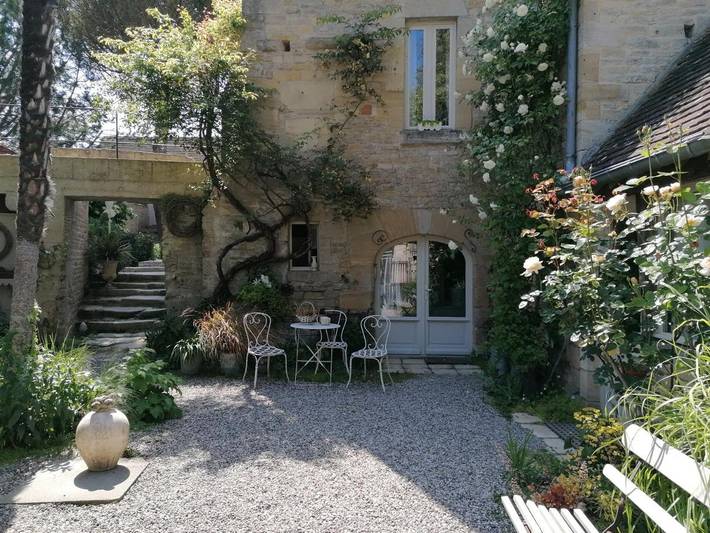 Location de vacances pour 8 personnes, avec Terrasse ainsi que Jardin et Vue à Reviers