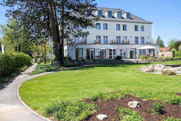 Hotel, mit Terrasse und Garten sowie Sauna