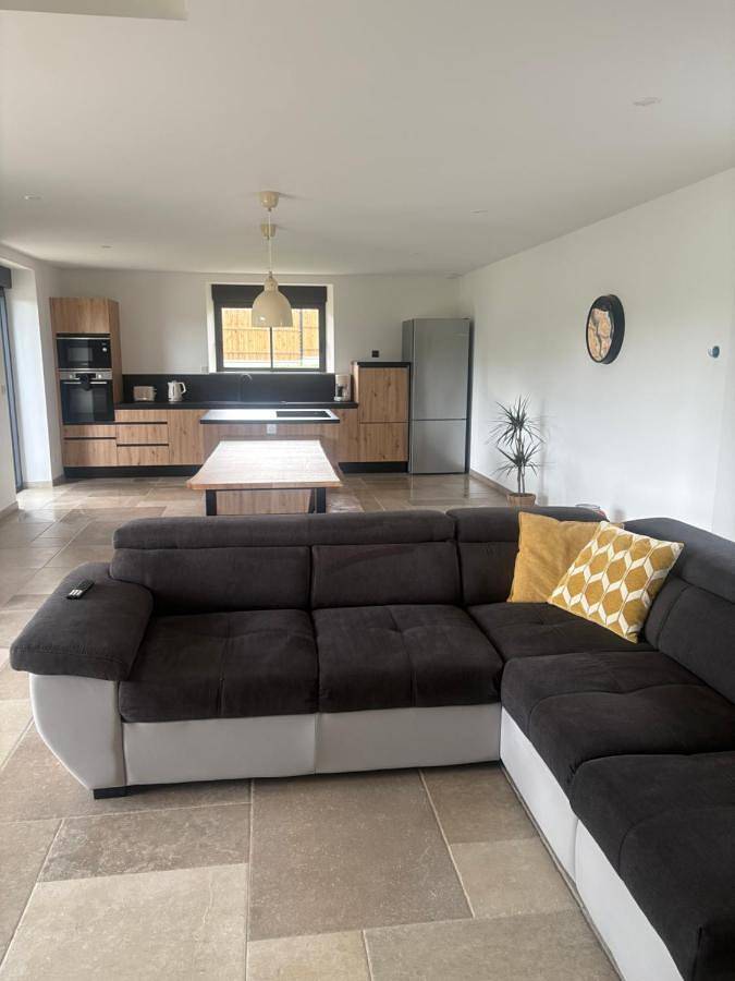 Location de vacances pour 10 personnes, avec jardin et terrasse à Montaigu-les-Bois - 3