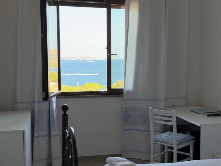 B&b per 3 persone, con terrazza sulla Costa Smeralda
