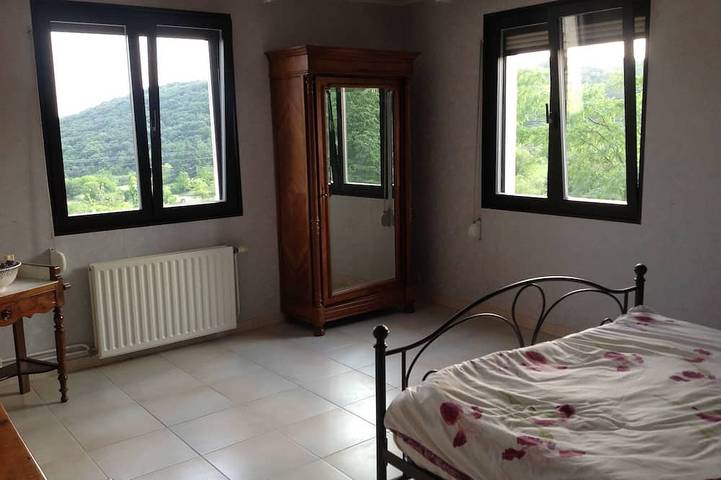 Location de vacances pour 10 personnes, avec balcon et jardin à Lagorce - 3