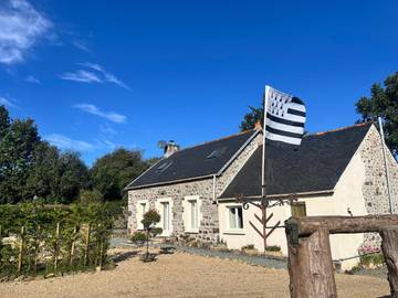Location de vacances pour 6 personnes, avec jardin et vue dans La Vallée des Saints