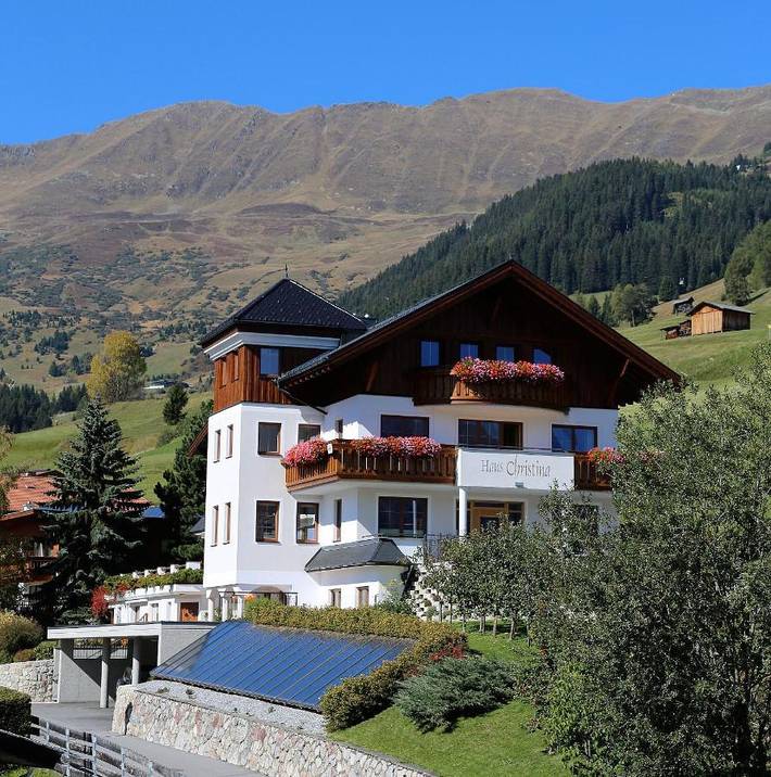 Ferienwohnung für 2 Personen, mit Garten und Ausblick sowie Sauna in Serfaus