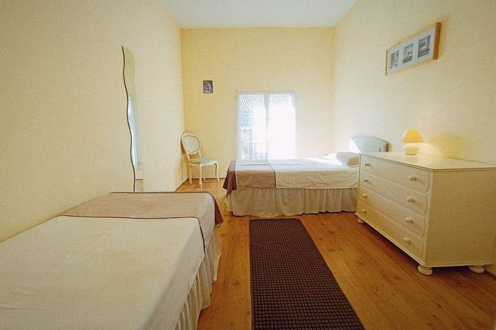 Location de vacances pour 20 personnes, avec piscine et terrasse à Douzens - 4