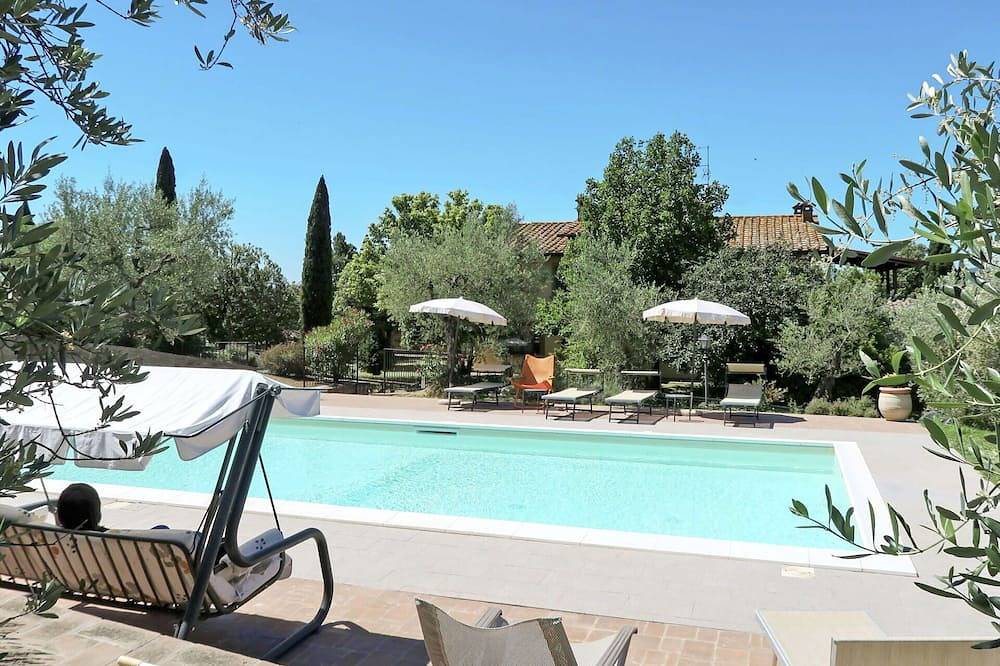 Casa de vacaciones privada con piscina privada, jacuzzi, Wifi, Tv, patio, mascotas permitida in Civitella in Val di Chiana, Chianti