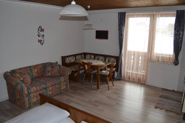 Ferienwohnung für 2 Personen, mit Garten und Ausblick sowie Balkon, kinderfreundlich in Prägraten am Großvenediger