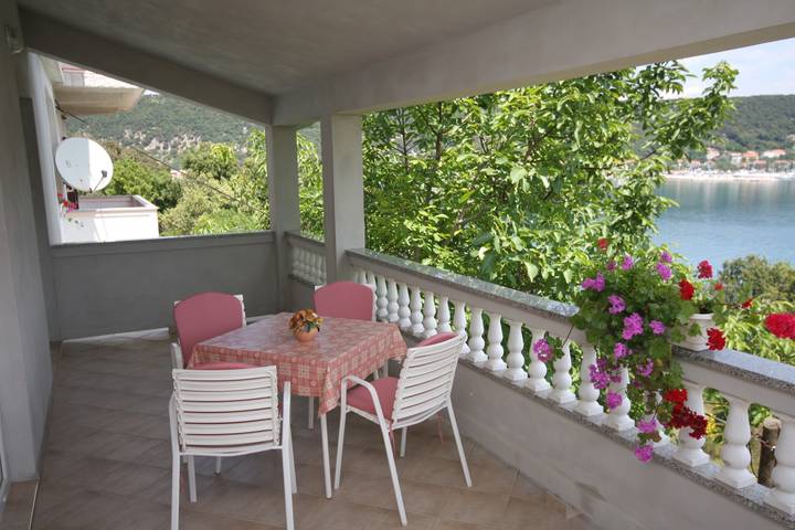 Ferienwohnung für 4 Personen, mit Balkon/Terrasse in Supetarska Draga