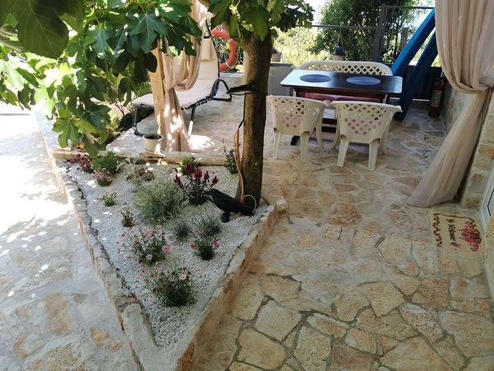 Apartamento entero, Schönes Apartment mit Whirlpool, Grill und Garten in Utjeha-Bušat, Montenegro Coast