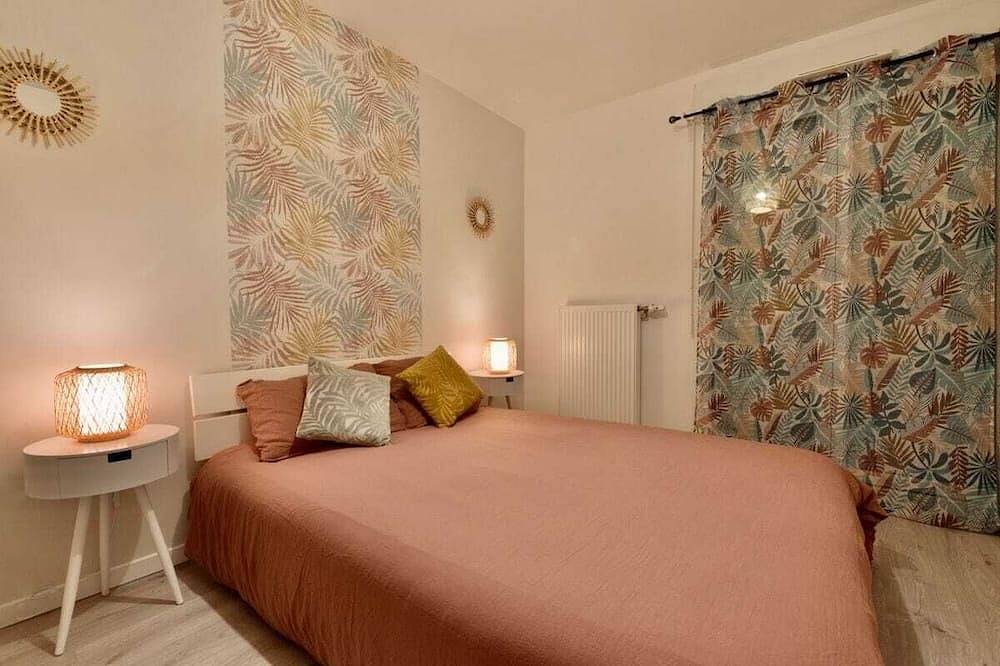 Apartamento entero, In a well-connected building near Charles De Gaulle airport in Villepinte, Sena-Saint Denis
