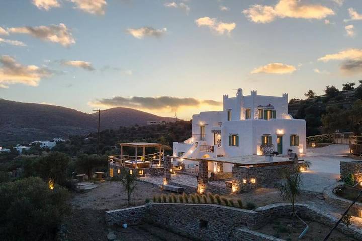 Villa per 12 persone, con idromassaggio e giardino, adatto a famiglie con bambini - 1