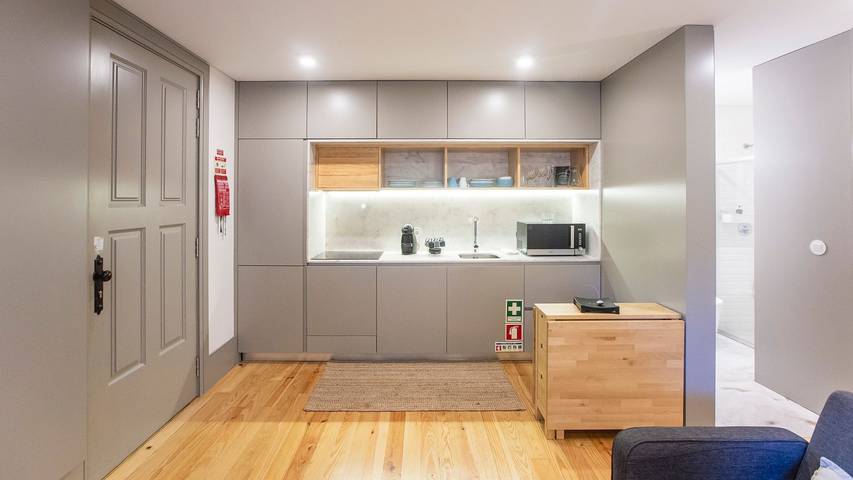 Apartamento entero, Downtown Studio w/ AC & Patio by LovelyStay in Santo Ildefonso, Cedofeita, Santo Ildefonso, Sé, Miragaia, São Nicolau e Vitória