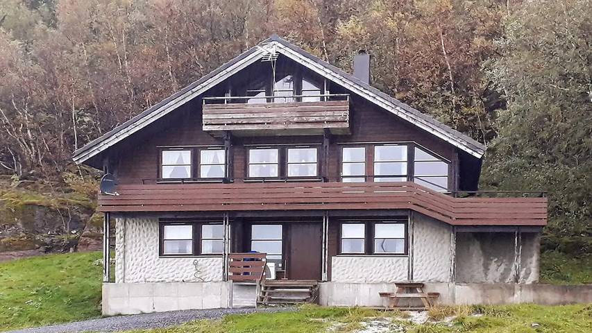 Feriehus for 6 personer, med hage i Nordland