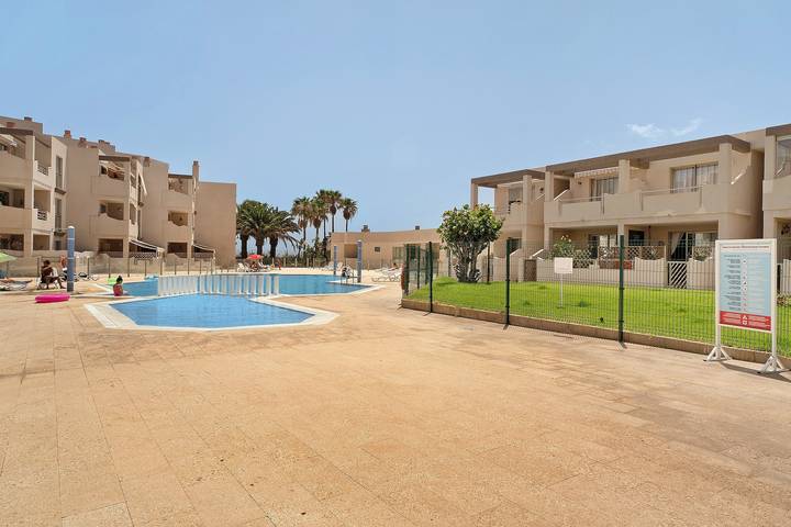 Ganze Wohnung, Ferienhaus 'Duplex Tejita Beach' mit Gemeinschaftspool, Balkon und WLAN in La Tejita, Granadilla de Abona