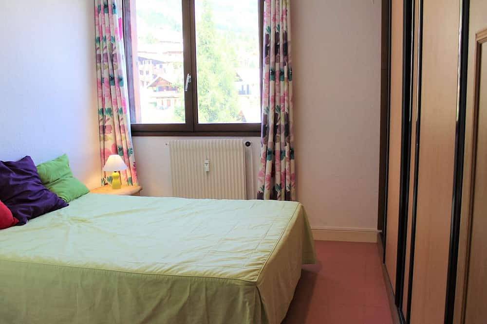 Ganze Wohnung, Geräumige Ferienwohnung in Vars mit 8 Schlafplätzen, Balkon & in Pistennähe in Vars, Briançon und Umgebung