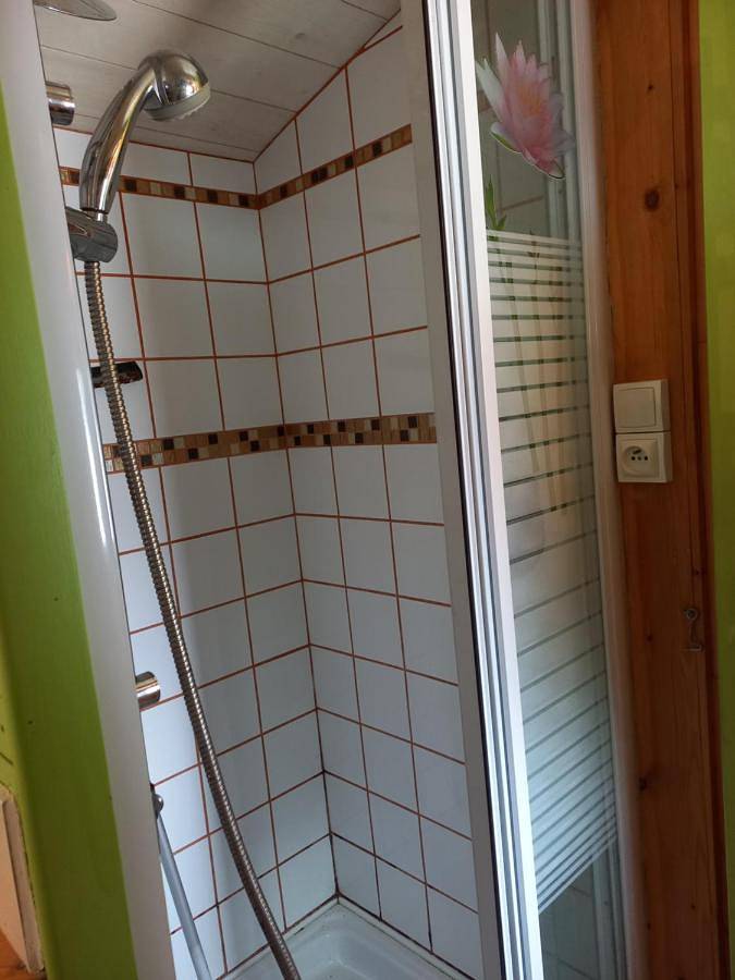 Gîte pour 2 personnes, avec terrasse dans Ardevon - 2