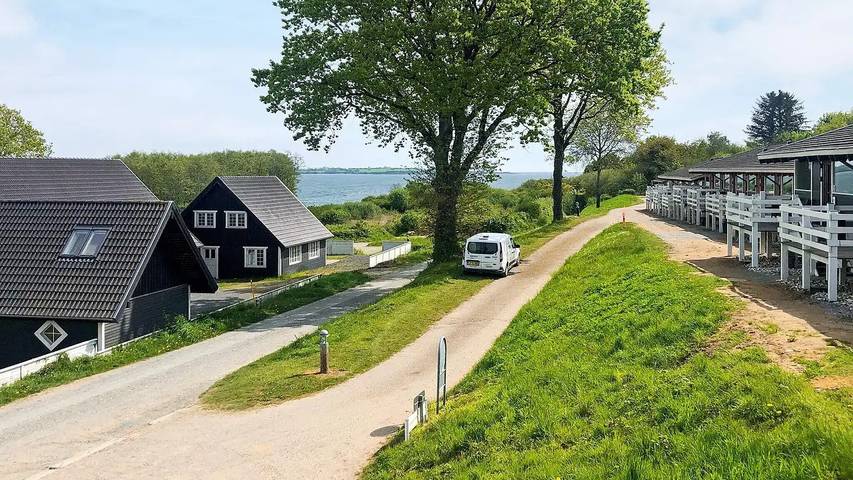 Ferienhaus für 6 Personen, mit Terrasse und Garten sowie Pool in Løjt