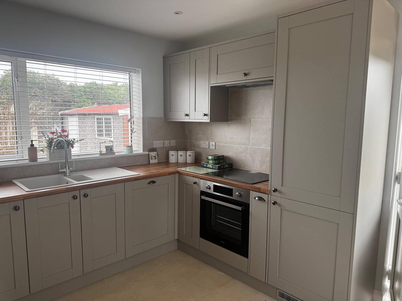 3 Bed Cottage - Sleeps 5 - Pets - Hottub - Garden in Heacham, Norfolk Coast