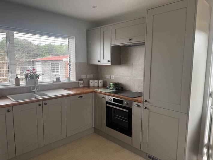 Cottage for 5 people, with terrace and hot tub as well as garden, child-friendly in Norfolk