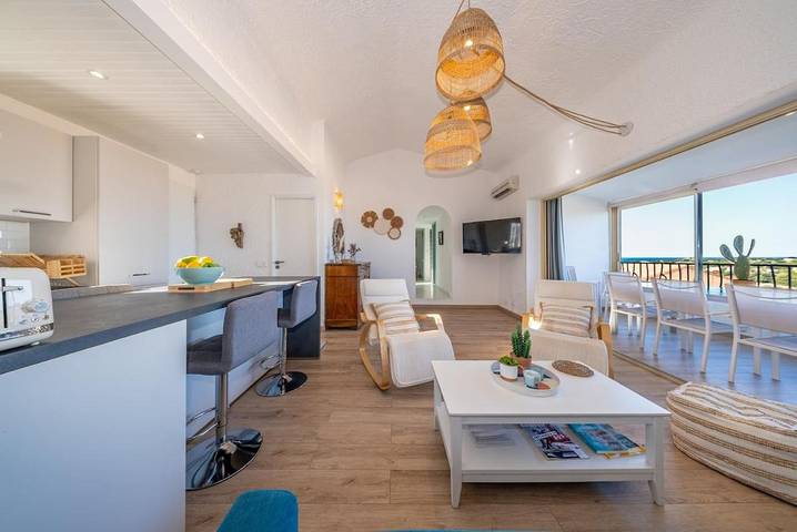 Gîte pour 8 personnes, avec vue et terrasse dans Gare du Club Med Cocody - 4