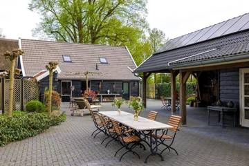 Gîte pour 2 personnes, avec jardin et terrasse dans Erm