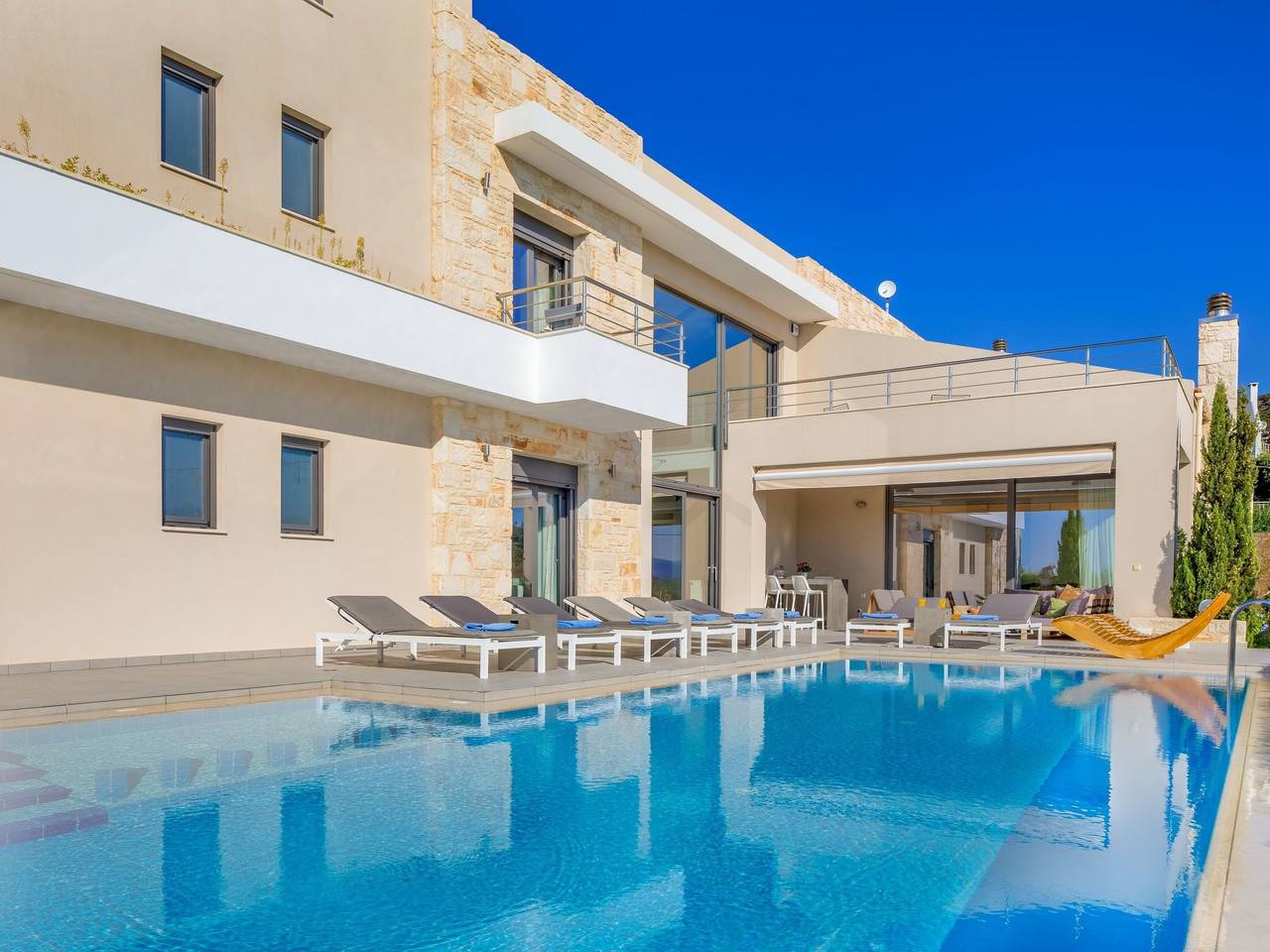 Luxusvilla in Almyrida mit wunderschönem Blick in Almyrida, Vamos